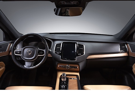 Volvo XC90 11 of 30