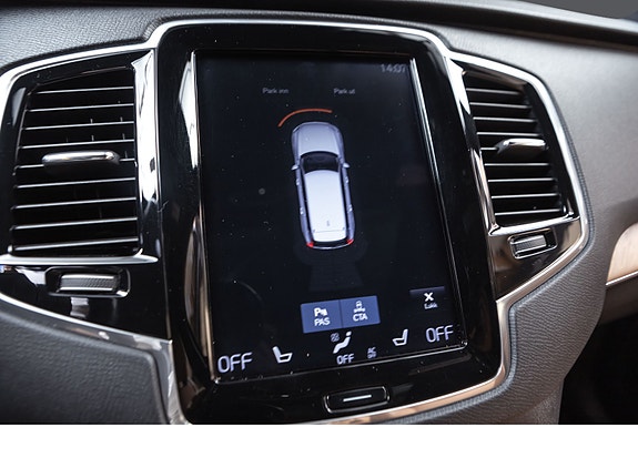 Volvo XC90 19 of 30