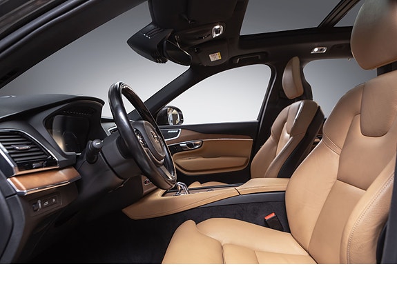 Volvo XC90 27 of 30