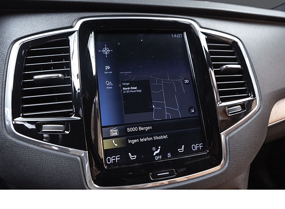 Volvo XC90 17 of 30