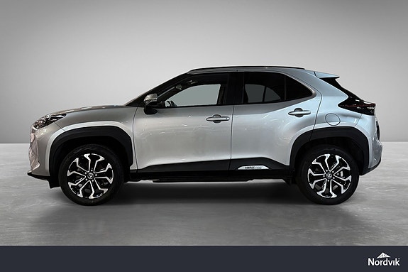 Toyota Yaris Cross 4 of 16