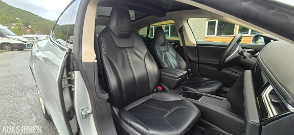 Tesla Model S 17 of 30