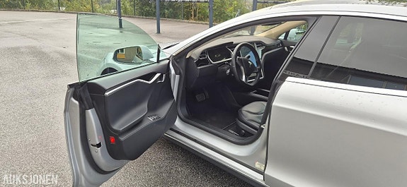 Tesla Model S 9 of 30
