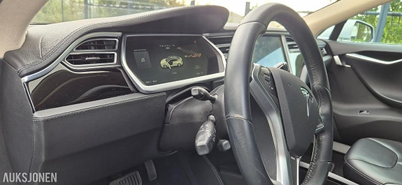 Tesla Model S 11 of 30