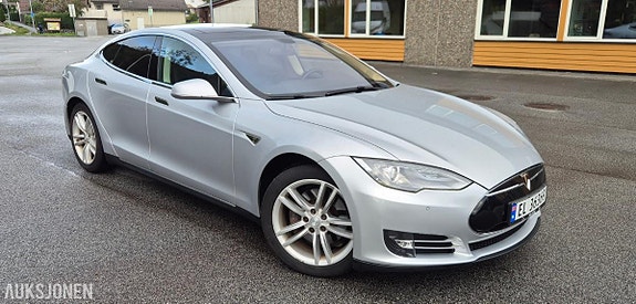 Tesla Model S 3 of 30