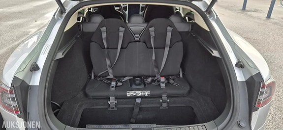 Tesla Model S 29 of 30