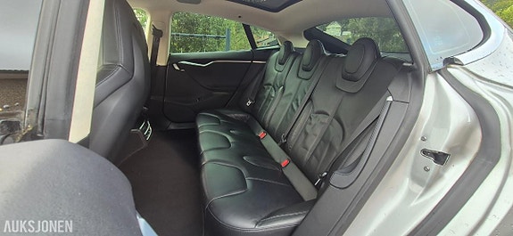 Tesla Model S 24 of 30