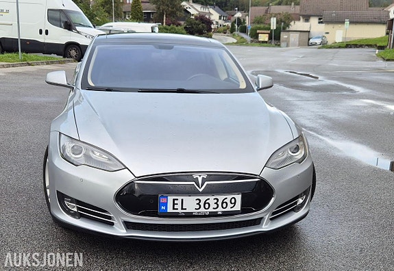 Tesla Model S 2 of 30