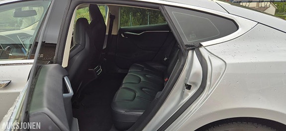 Tesla Model S 23 of 30