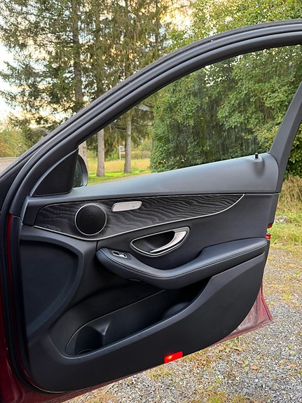 Mercedes-Benz C350 e 7 of 14