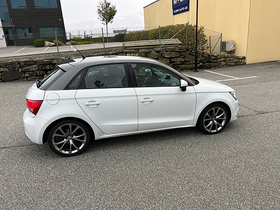 Audi A1 3 of 17