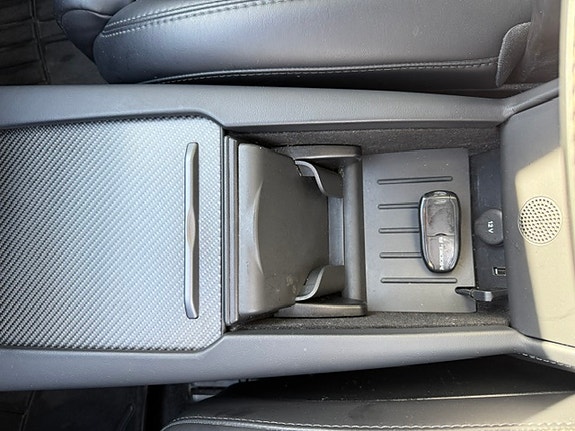 Tesla Model S 18 of 18