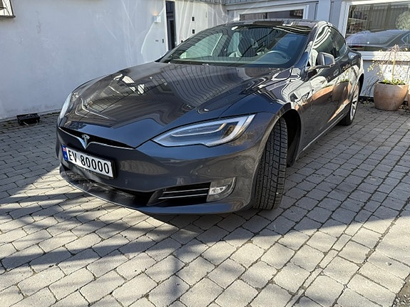 Tesla Model S 17 of 18