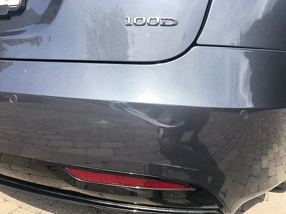 Tesla Model S 14 of 18