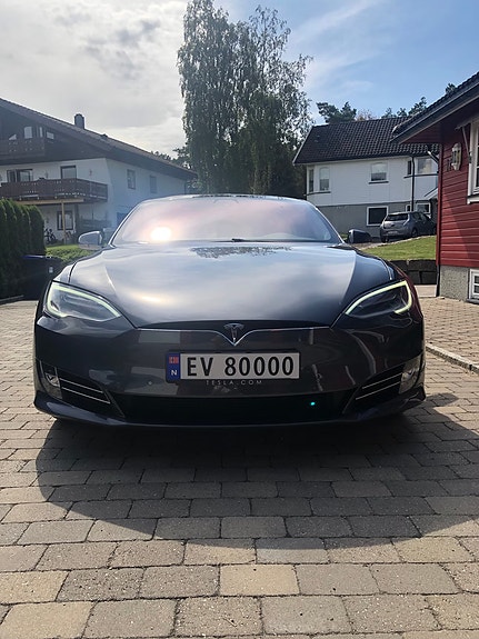 Tesla Model S 2 of 18