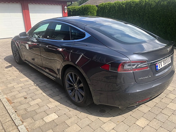 Tesla Model S 9 of 18