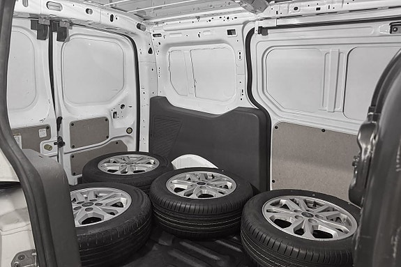 Ford Transit Connect 25 of 28