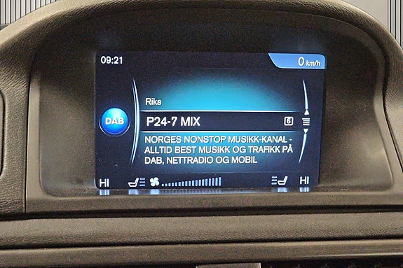 Volvo XC70 18 of 30