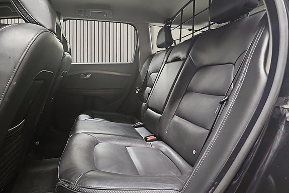 Volvo XC70 14 of 30