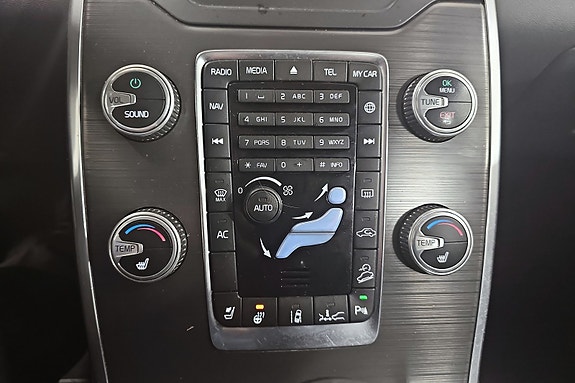 Volvo XC70 15 of 30
