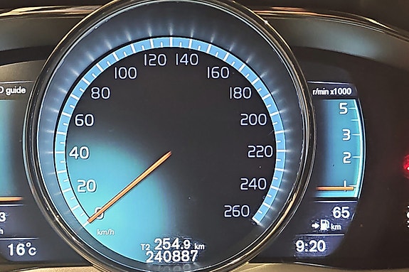 Volvo XC70 17 of 30