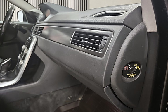 Volvo XC70 16 of 30
