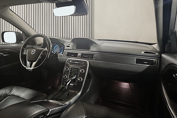 Volvo XC70 11 of 30