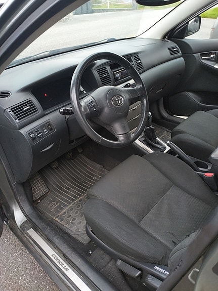 Toyota Corolla 4 of 4