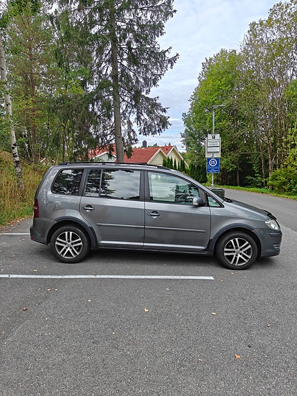 Volkswagen Touran 11 of 25