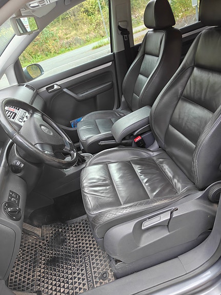 Volkswagen Touran 13 of 25