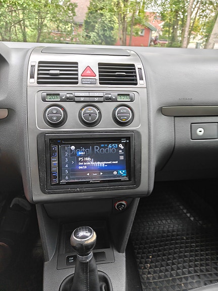Volkswagen Touran 5 of 25