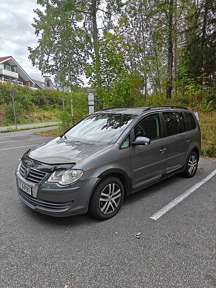 Volkswagen Touran 2 of 25