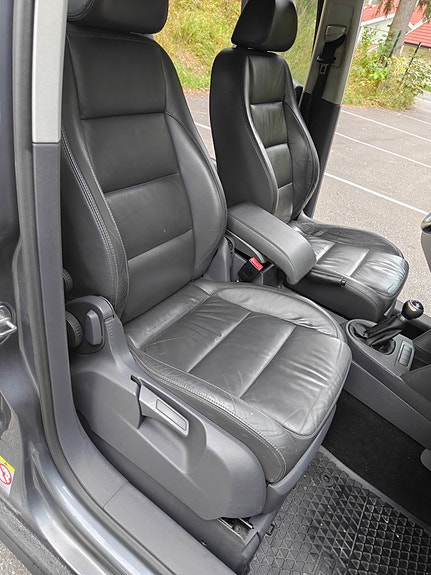 Volkswagen Touran 10 of 25