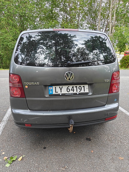 Volkswagen Touran 4 of 25