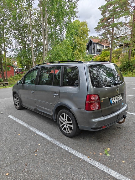 Volkswagen Touran 3 of 25