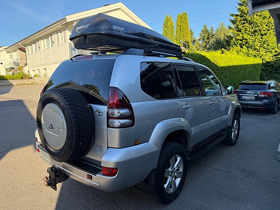 Toyota Land Cruiser 8 of 30