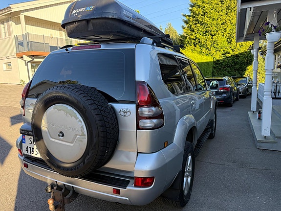 Toyota Land Cruiser 9 of 30