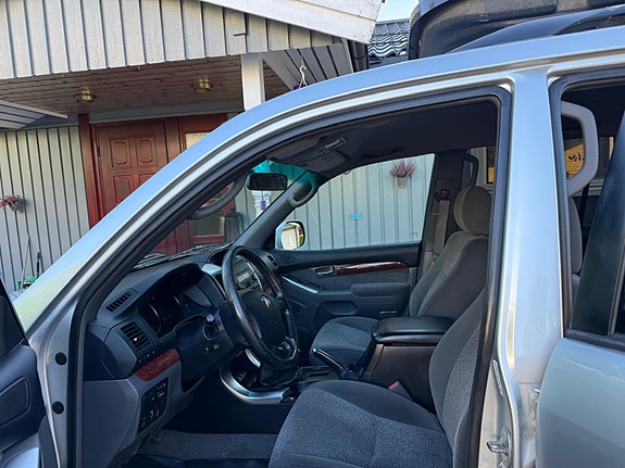 Toyota Land Cruiser 23 of 30
