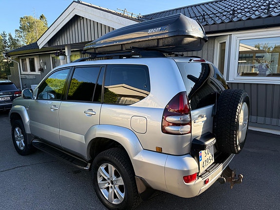 Toyota Land Cruiser 12 of 30