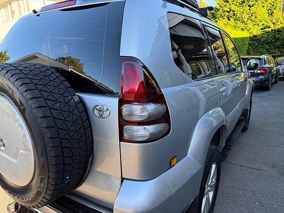 Toyota Land Cruiser 17 of 30