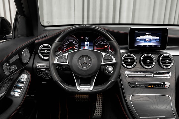 Mercedes-Benz GLC43 24 of 30
