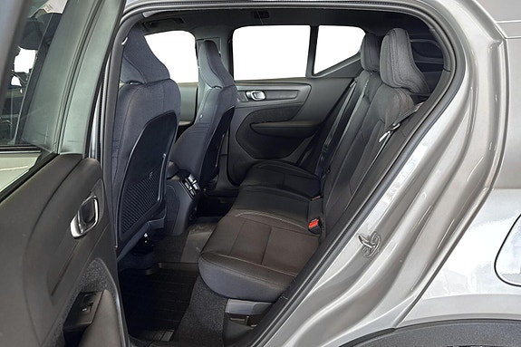 Volvo XC40 6 of 22