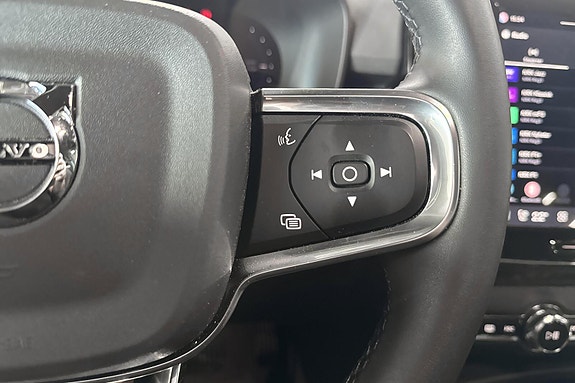Volvo XC40 16 of 22