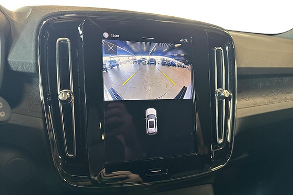 Volvo XC40 14 of 22