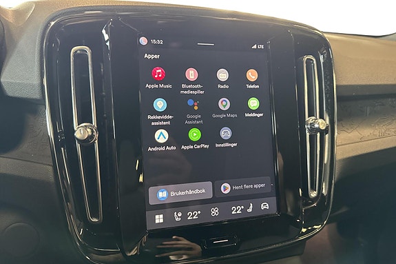 Volvo XC40 11 of 22