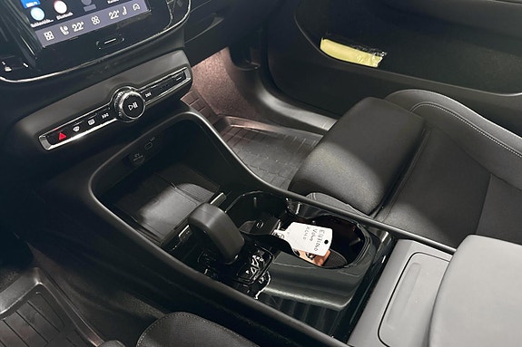 Volvo XC40 15 of 22