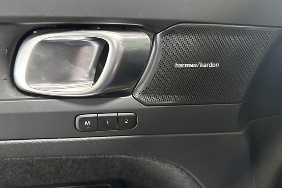 Volvo XC40 18 of 22