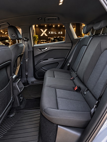 Audi Q4 e-tron 9 of 11