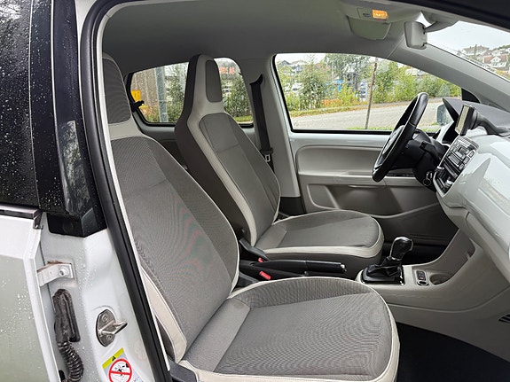 Volkswagen UP! 10 of 10