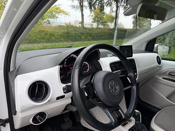 Volkswagen UP! 8 of 10